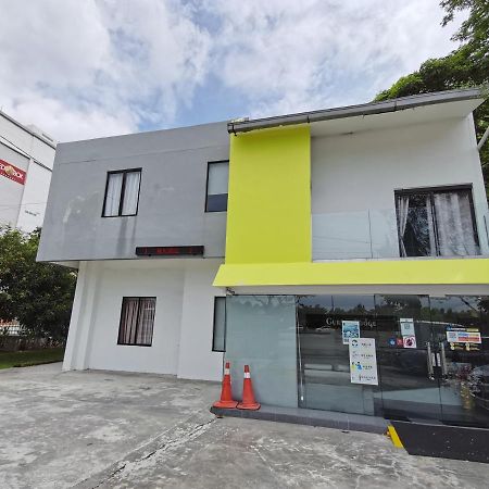 Gurney Lodge George Town Exterior foto
